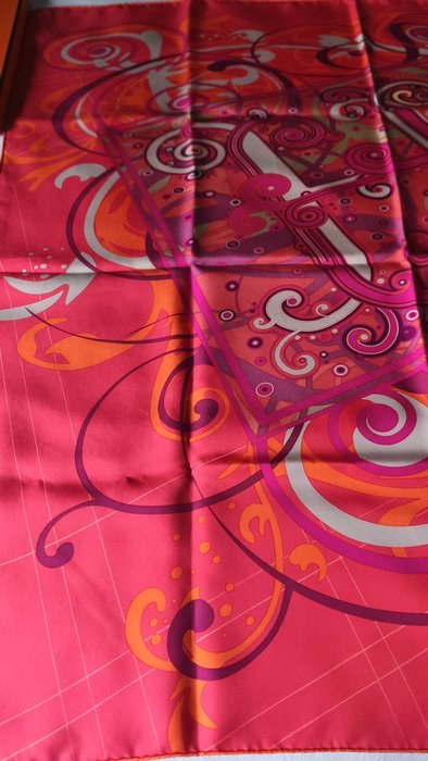 Hermès - H COMME HISTOIRES by Dimitri Rybaltchenko, recherché - Foulard - Image 4