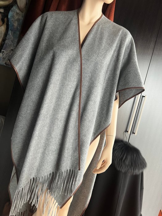 Max Mara - Cape