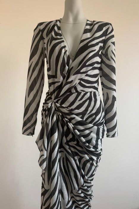 Redemption - Women's suit - Image 7