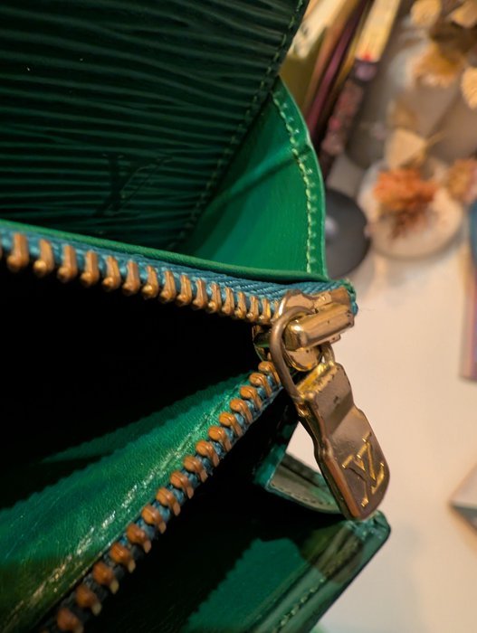 Louis Vuitton - Epi - Purse - Image 8