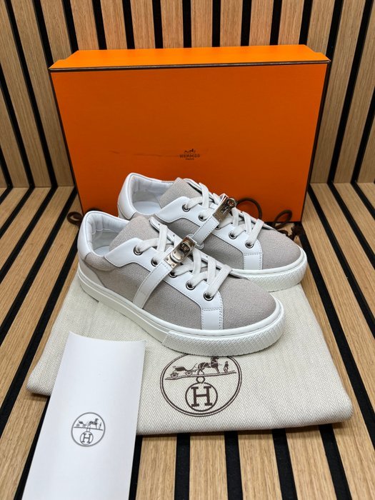 Hermès - day - Sneakers - Size: EU 35
