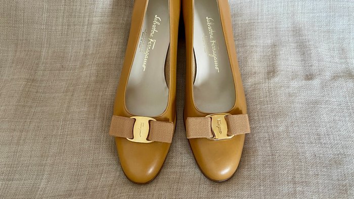 Salvatore Ferragamo - Heeled shoes - Size: EU 37.5 - Image 2