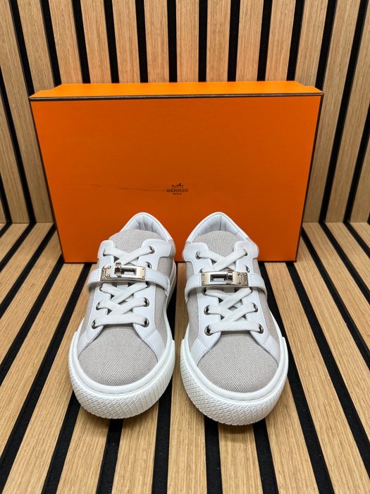 Hermès - day - Sneakers - Size: EU 35 - Image 4