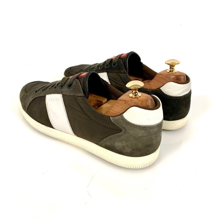 Prada Low Top Sneaker Brown/White 4E 2845 UK 8 - Sneakers - Size: EU 42 - Image 3