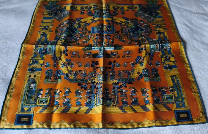 Hermès - ASTRES ET SOLEILS by Annie Faivre. Gavroche - Foulard - Image 2