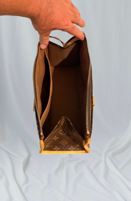 Louis Vuitton - Popincourt - Handbag - Image 8